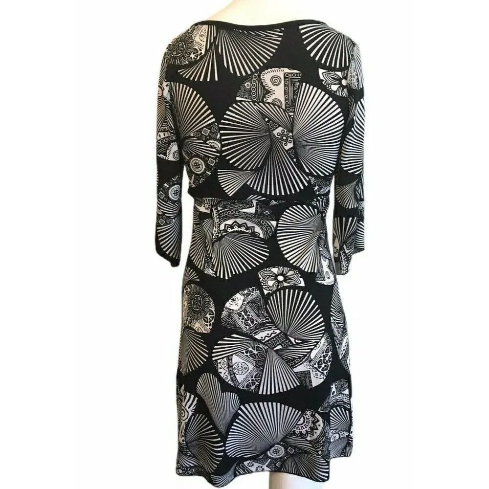 Small Black & White Polyester Dress Hippie Mod - Picture 2 of 3